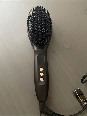 Hair Straightening Brush - Black & Gold